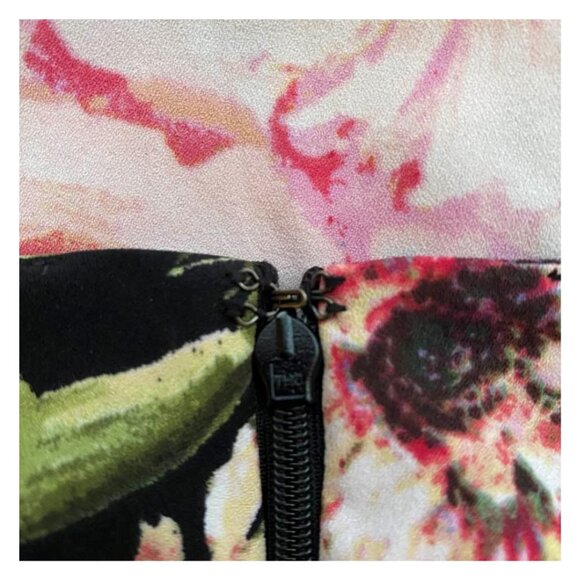 New York & Company Stretch Floral Flare Zip Up Skirt - Size 8 - Picture 6 of 10